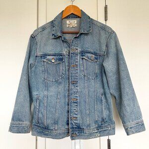 Madewell The Oversized Trucker Jean Jacket in Akenside Wash Size Small